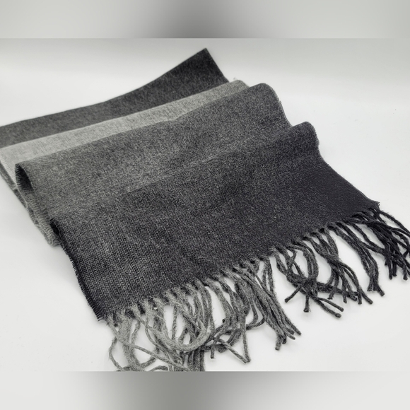 V. FRAAS Scarf Grey Ombre In Box NWT #615 - Picture 3 of 9